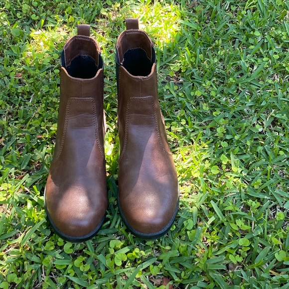 H&M Brown Chelsea Boots - Picture 4 of 7